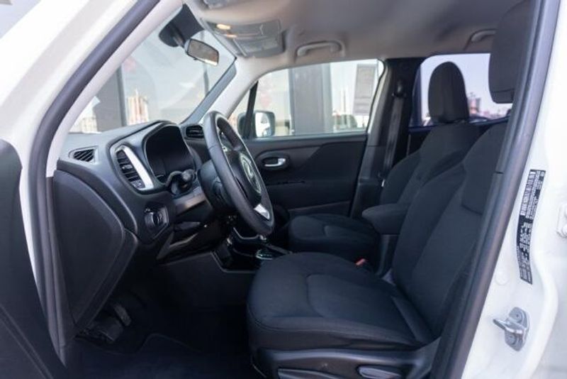 Used 2018 Jeep Renegade SportImage 11