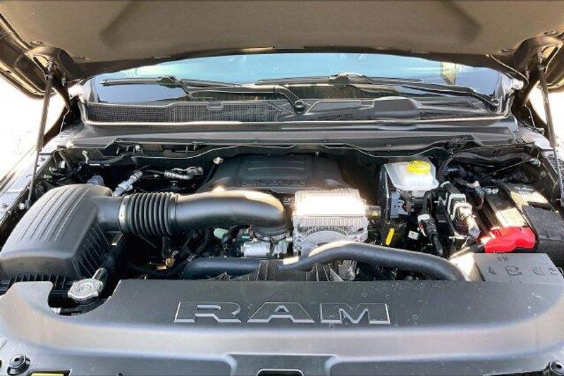 New 2027 RAM 1500 Express Crew Cab 4x4 5