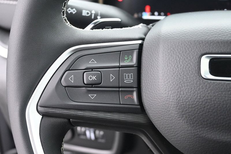 2025 Jeep Grand Cherokee Altitude XImage 24