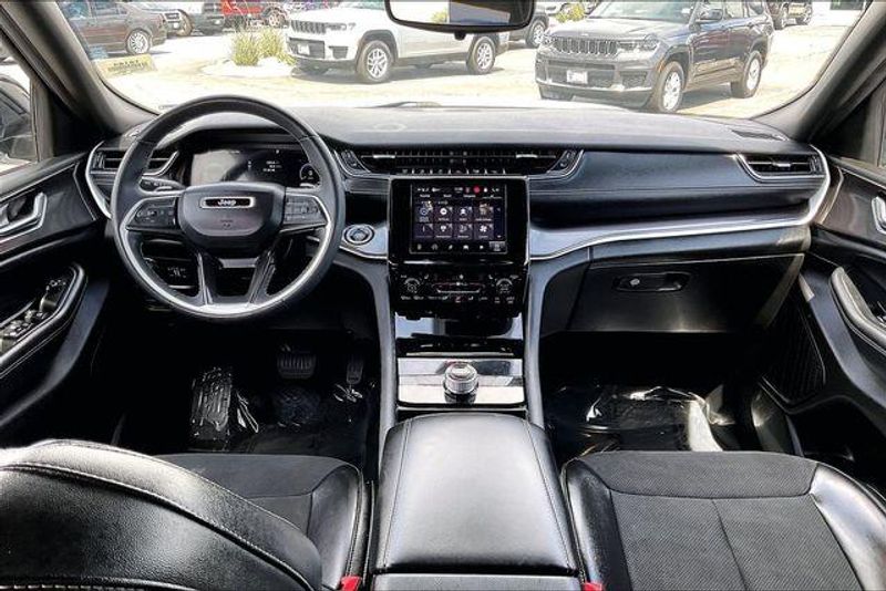 Used 2023 Jeep Grand Cherokee L AltitudeImage 14