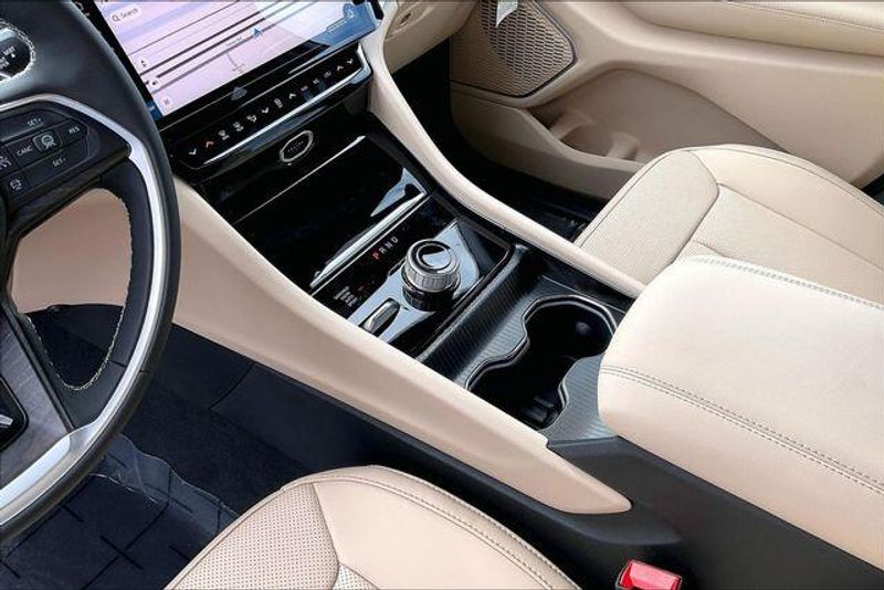 New 2026 Jeep Grand Cherokee Limited 4x4Image 7