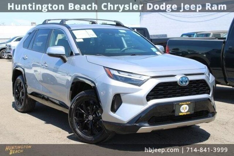 2022 Toyota RAV4 Hybrid SEImage 1