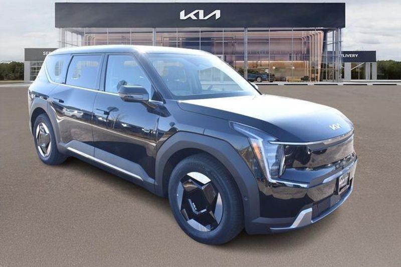 New 2026 Kia EV9 WindImage 11