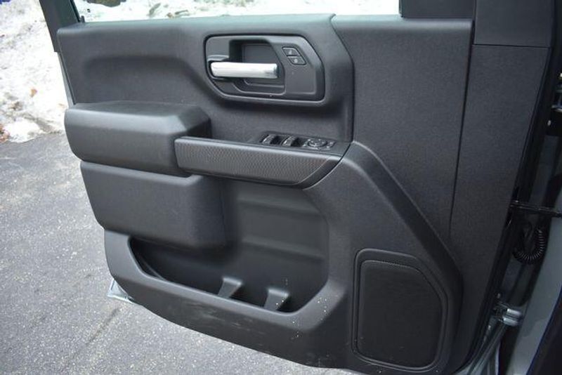 New 2026 Chevrolet Silverado 2500HD CustomImage 33