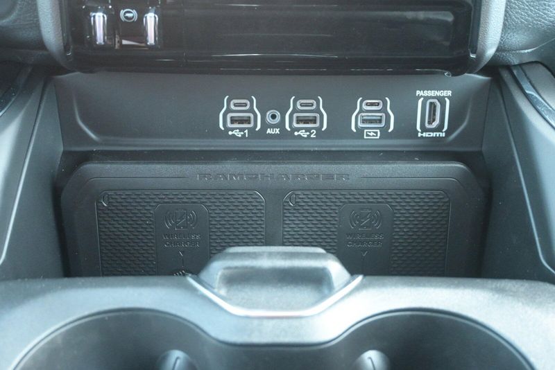 2025 RAM 1500 LaramieImage 29