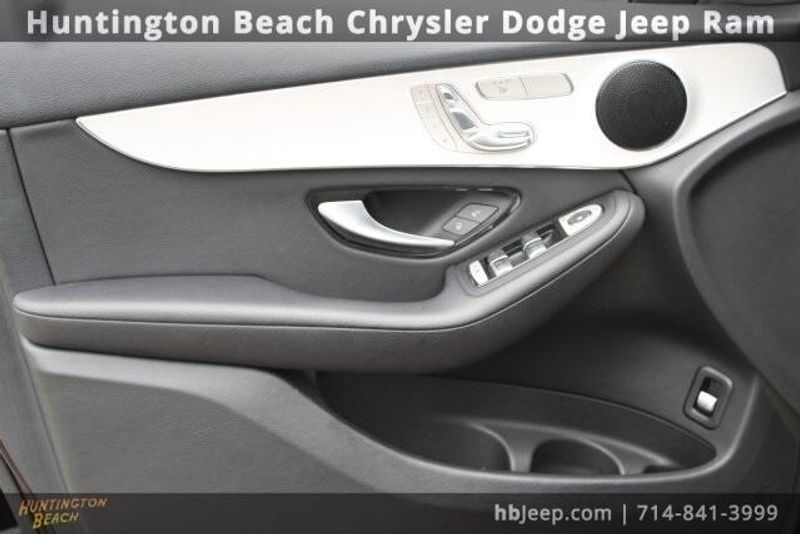2022 Mercedes-Benz GLC 300Image 9