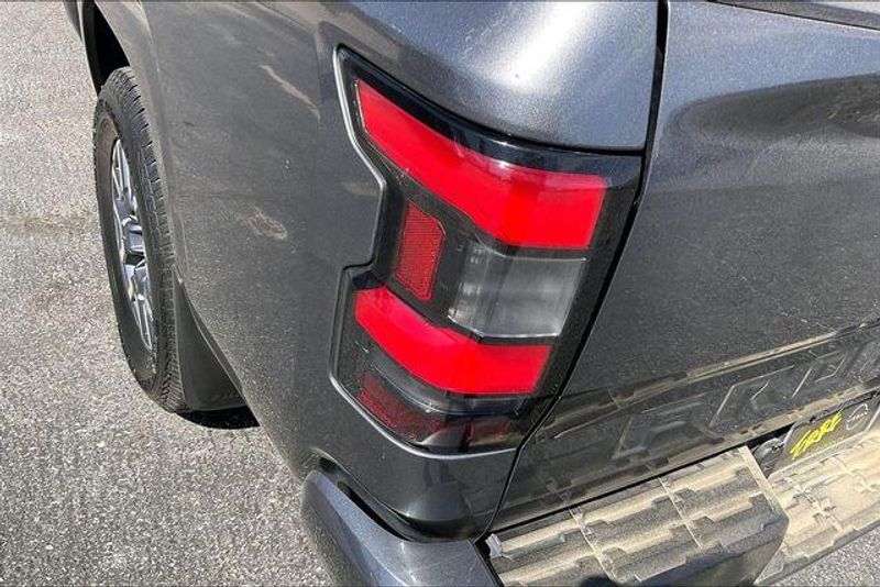 Used 2023 Nissan Frontier SVImage 28