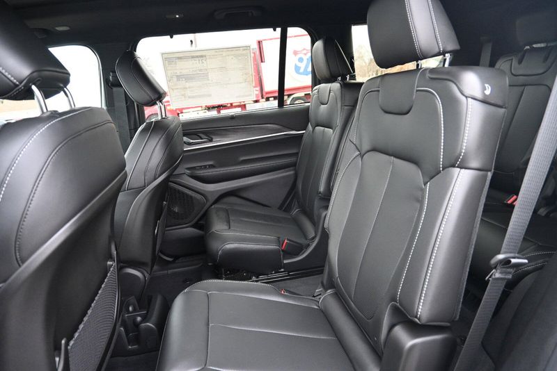 2025 Jeep Grand Cherokee L LimitedImage 15