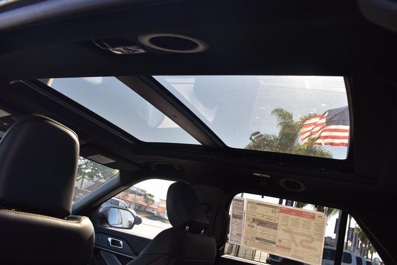 2025 Ford Explorer STImage 11
