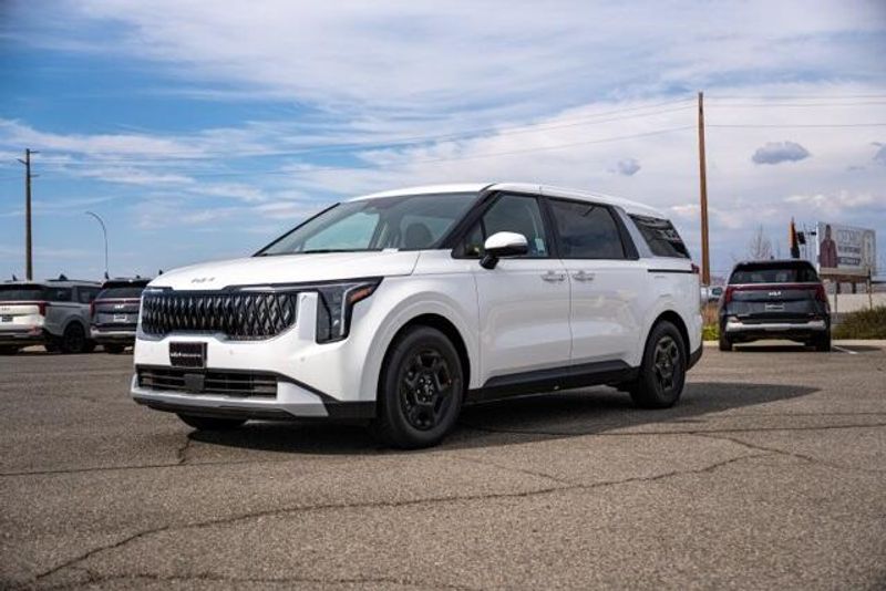 New 2026 Kia Carnival LXSImage 3