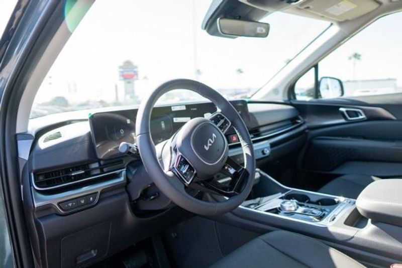 2025 Kia Carnival Hybrid SXImage 10