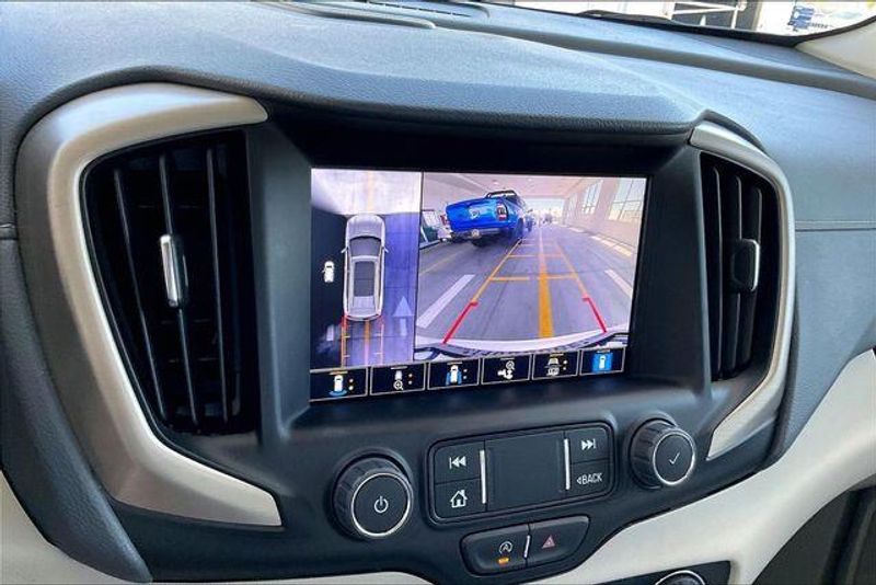 Used 2024 GMC Terrain DenaliImage 21