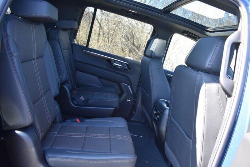New 2026 Chevrolet Suburban High CountryImage 20