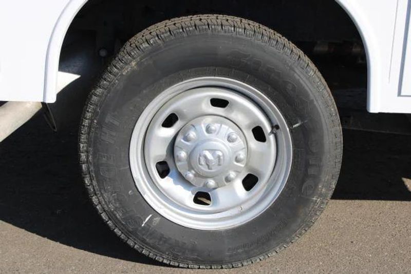 2023 RAM 2500 Tradesman Regular Cab Harbor BodyImage 6