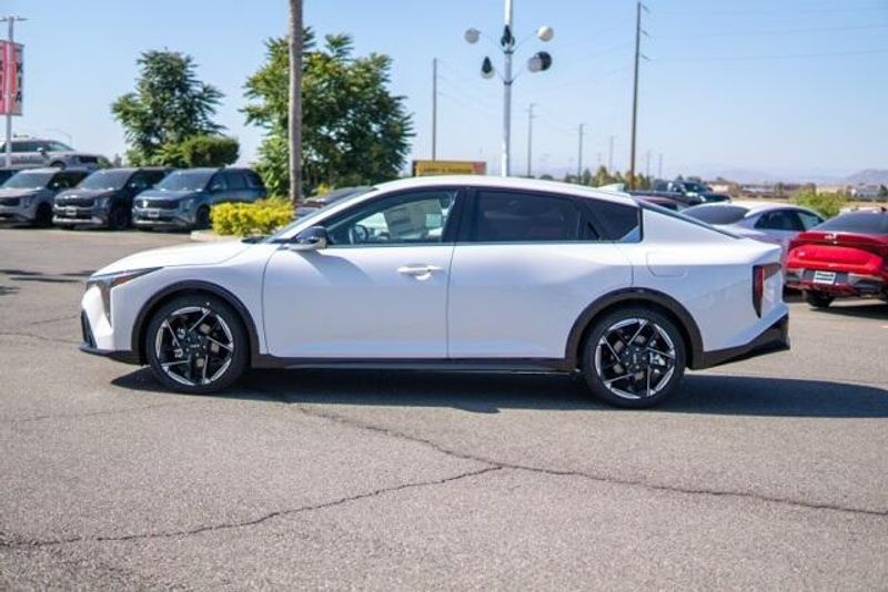 New 2025 Kia K4 GT-LineImage 4