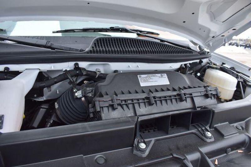 New 2025 Chevrolet Express 3500 Work VanImage 32