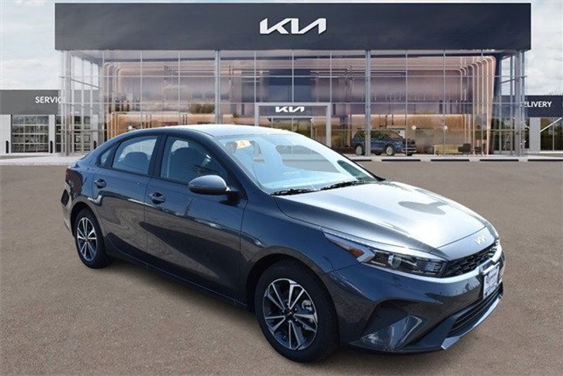 2024 Kia Forte LXSImage 1