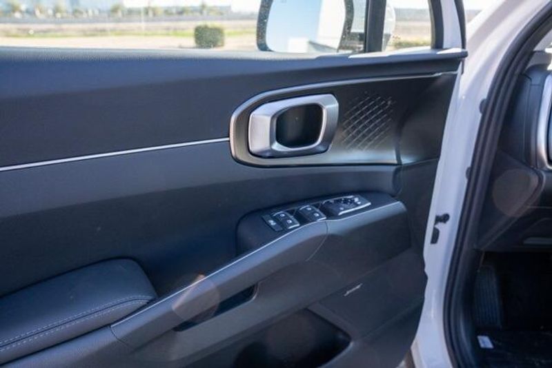 New 2026 Kia Sorento Hybrid EXImage 11