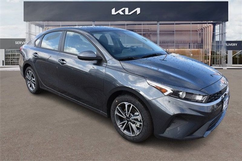 2024 Kia Forte LXSImage 11