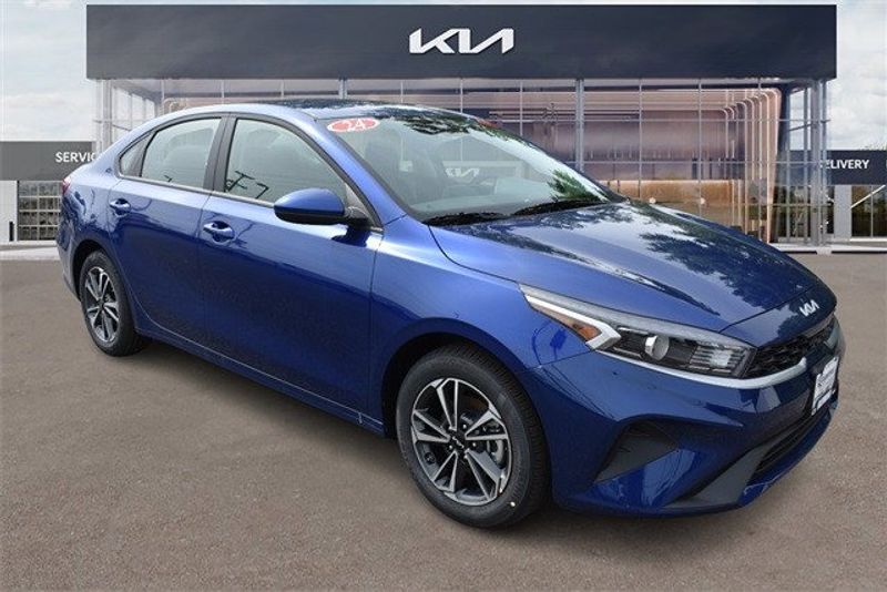 2024 Kia Forte LXSImage 11