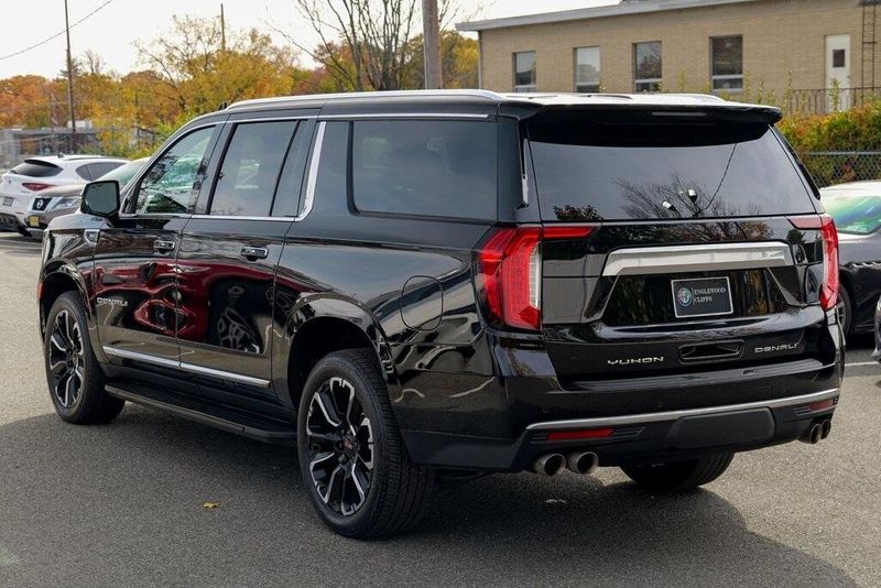 2022 Gmc Yukon XL Denali photo 3