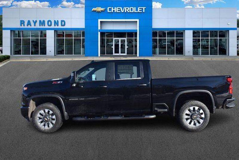 New 2026 Chevrolet Silverado 2500HD CustomImage 7
