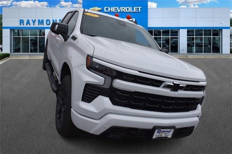 2025 Chevrolet Silverado 1500 RSTImage 9