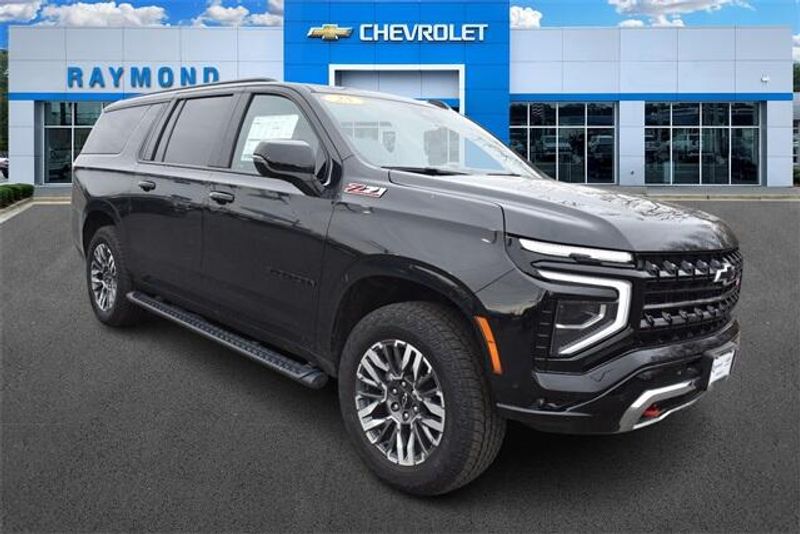 2025 Chevrolet Suburban Z71Image 10