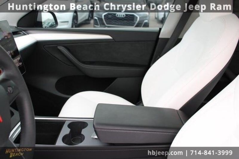 2023 Tesla Model Y Long RangeImage 27