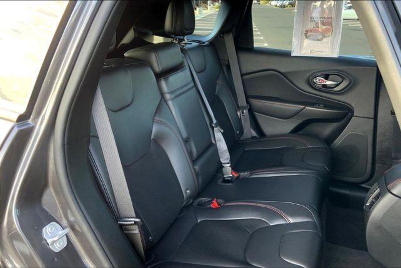 Used 2019 Jeep Cherokee TrailhawkImage 26