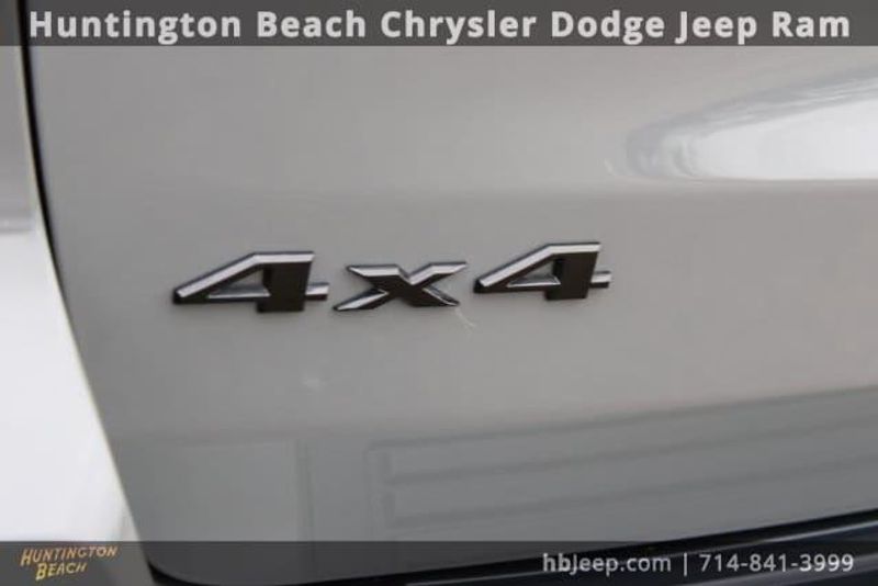 2021 Jeep Grand Cherokee Laredo XImage 8