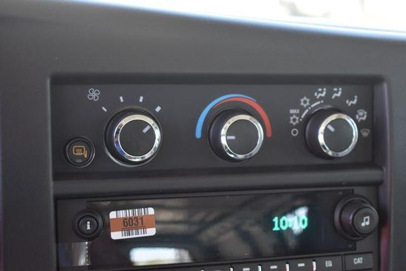 New 2025 Chevrolet Express 3500 Work VanImage 24