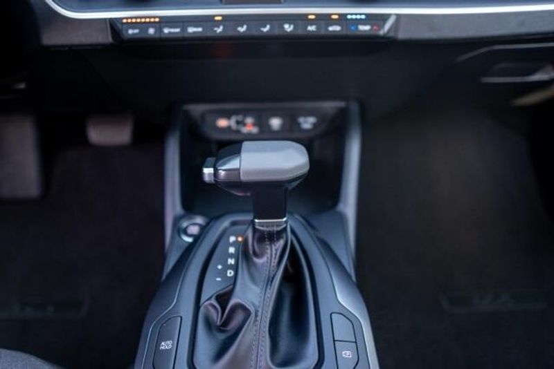 2025 Kia K4 LXImage 17