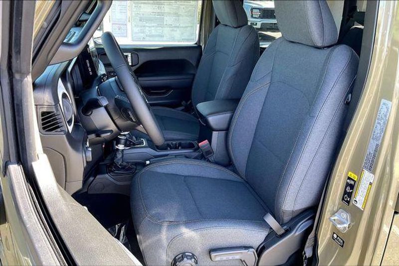 New 2026 Jeep Gladiator Willys 4x4Image 8