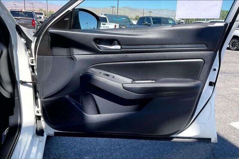 Used 2025 Nissan Altima 2.5 SVImage 23