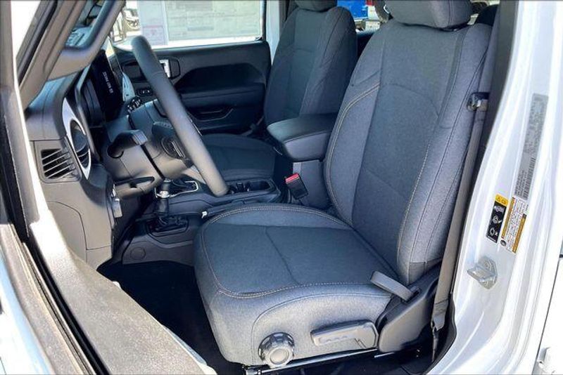 New 2026 Jeep Wrangler Unlimited 4-door SportImage 8