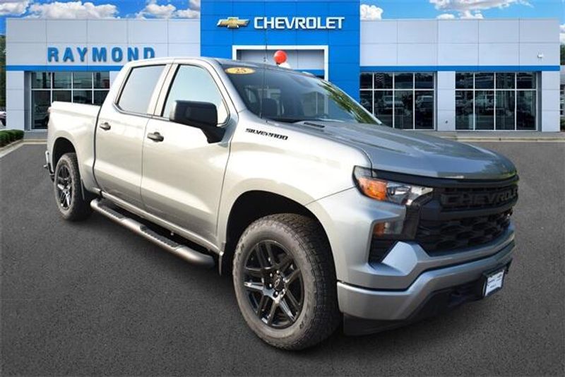 New 2025 Chevrolet Silverado 1500 CustomImage 10