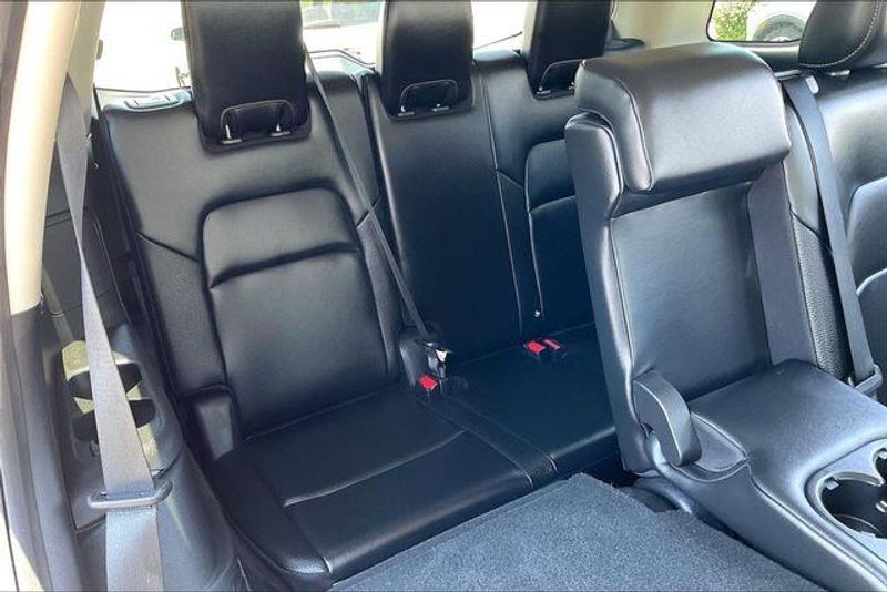 Used 2025 Nissan Pathfinder SLImage 34