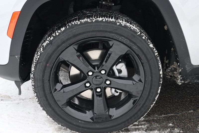 2025 Jeep Grand Cherokee Altitude XImage 6