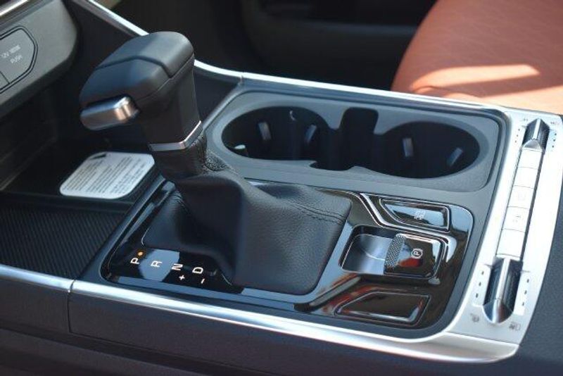 New 2027 Kia Carnival SXImage 28