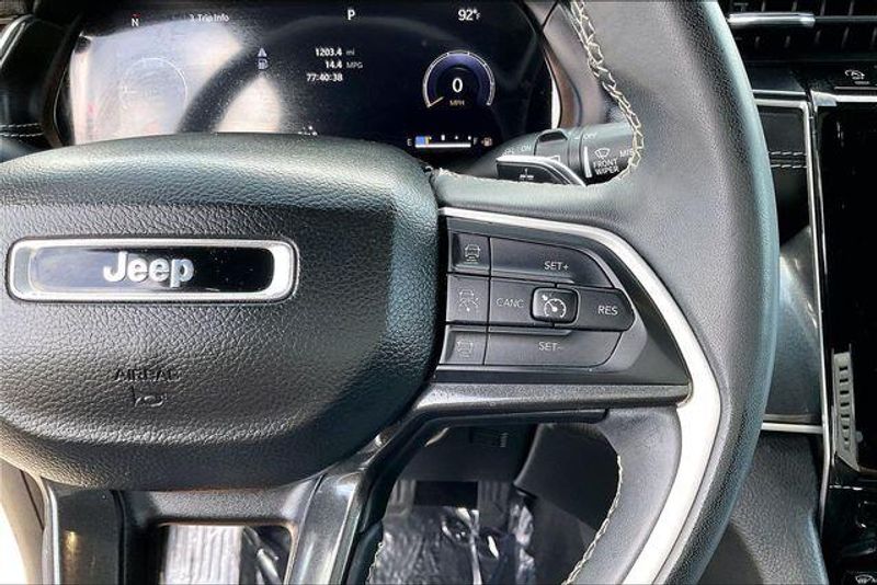 Used 2023 Jeep Grand Cherokee L AltitudeImage 18