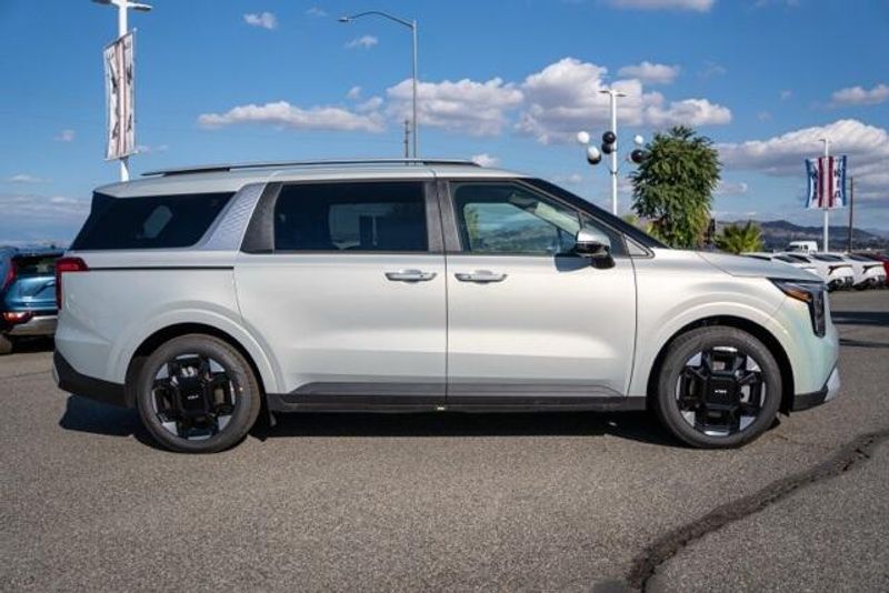 New 2026 Kia Carnival EXImage 8