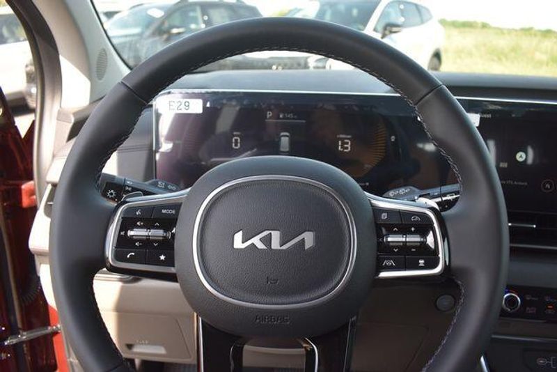 New 2026 Kia Carnival Hybrid EXImage 32