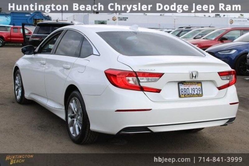 2018 Honda Accord LXImage 3