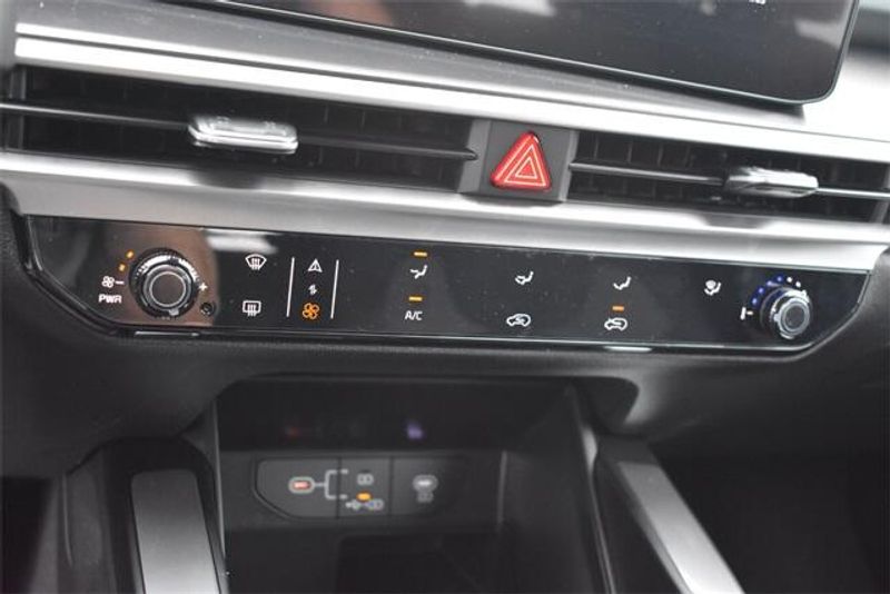 2024 Kia Sorento LXImage 25