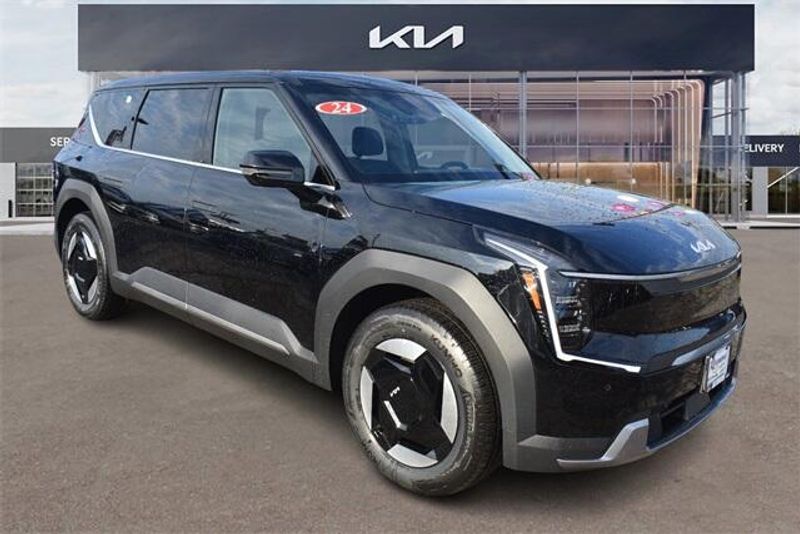 2024 Kia EV9 LightImage 10