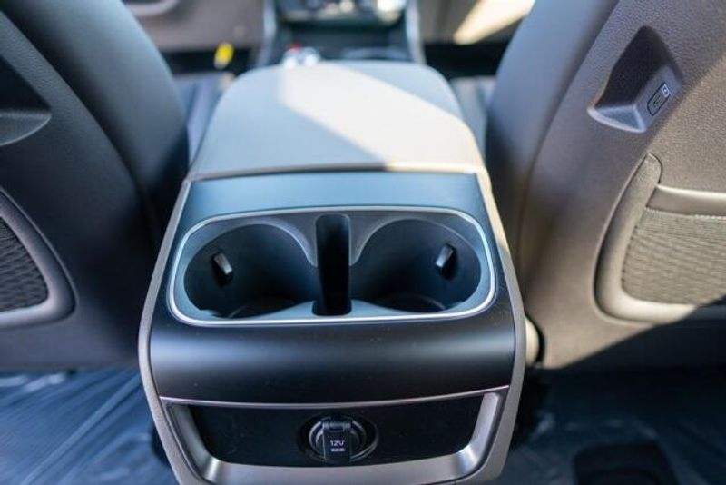 New 2026 Kia Carnival Hybrid SXImage 13