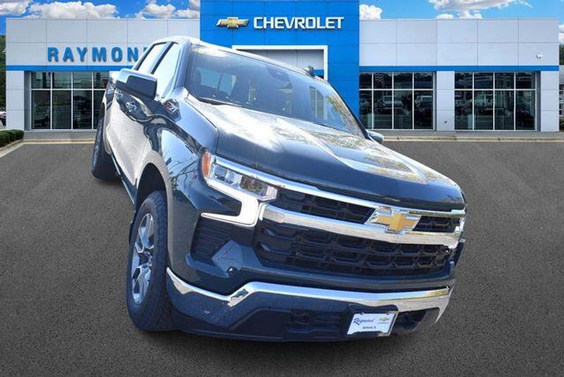 New 2025 Chevrolet Silverado 1500 LTImage 10