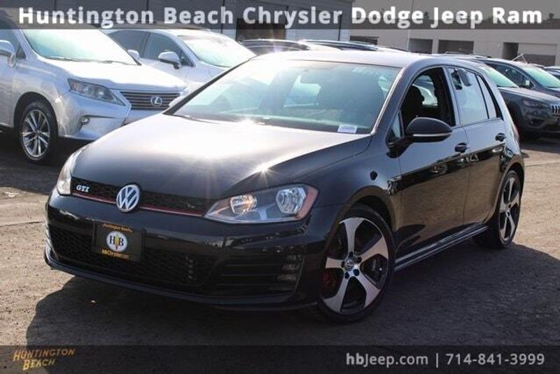 2017 Volkswagen Golf GTI SImage 8