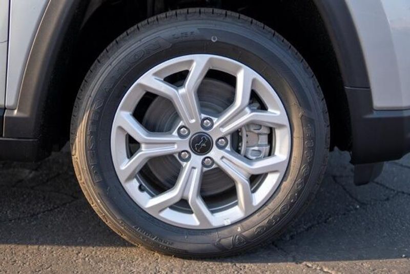 New 2025 Jeep Compass LatitudeImage 9